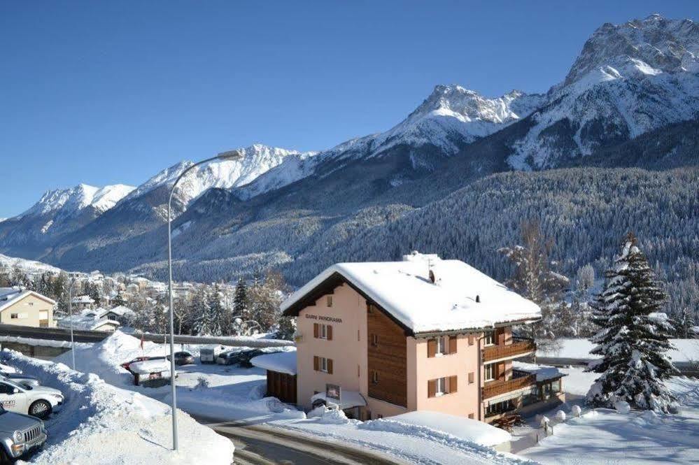 Hotel Garni Panorama Scuol Exterior foto